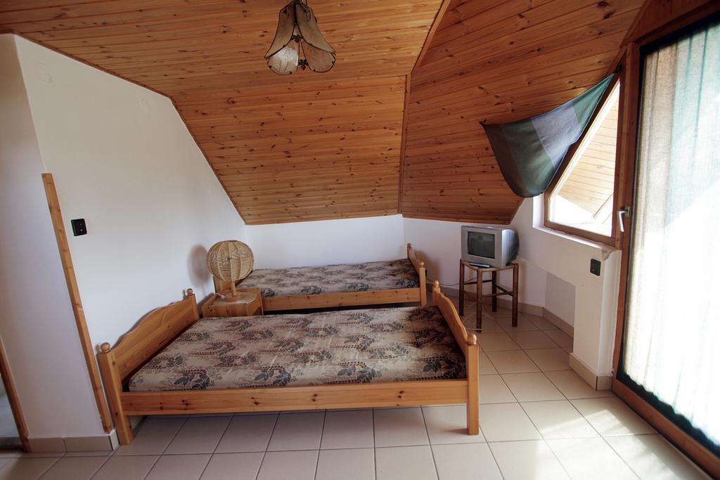 Voeroesko Apartmanhaz Revfulop Phòng bức ảnh